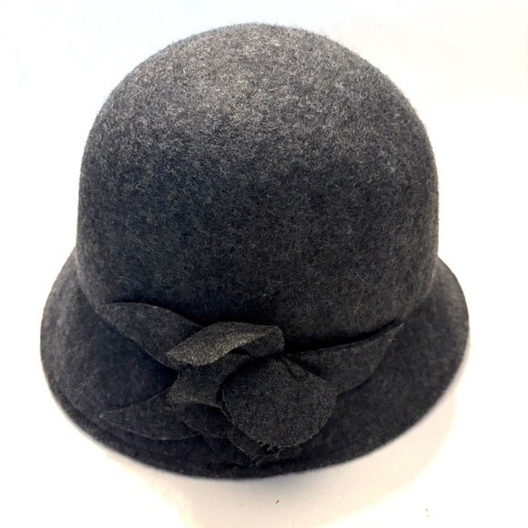 FASHION HATS Elegant Gray Wool Cloche Flower Hat
